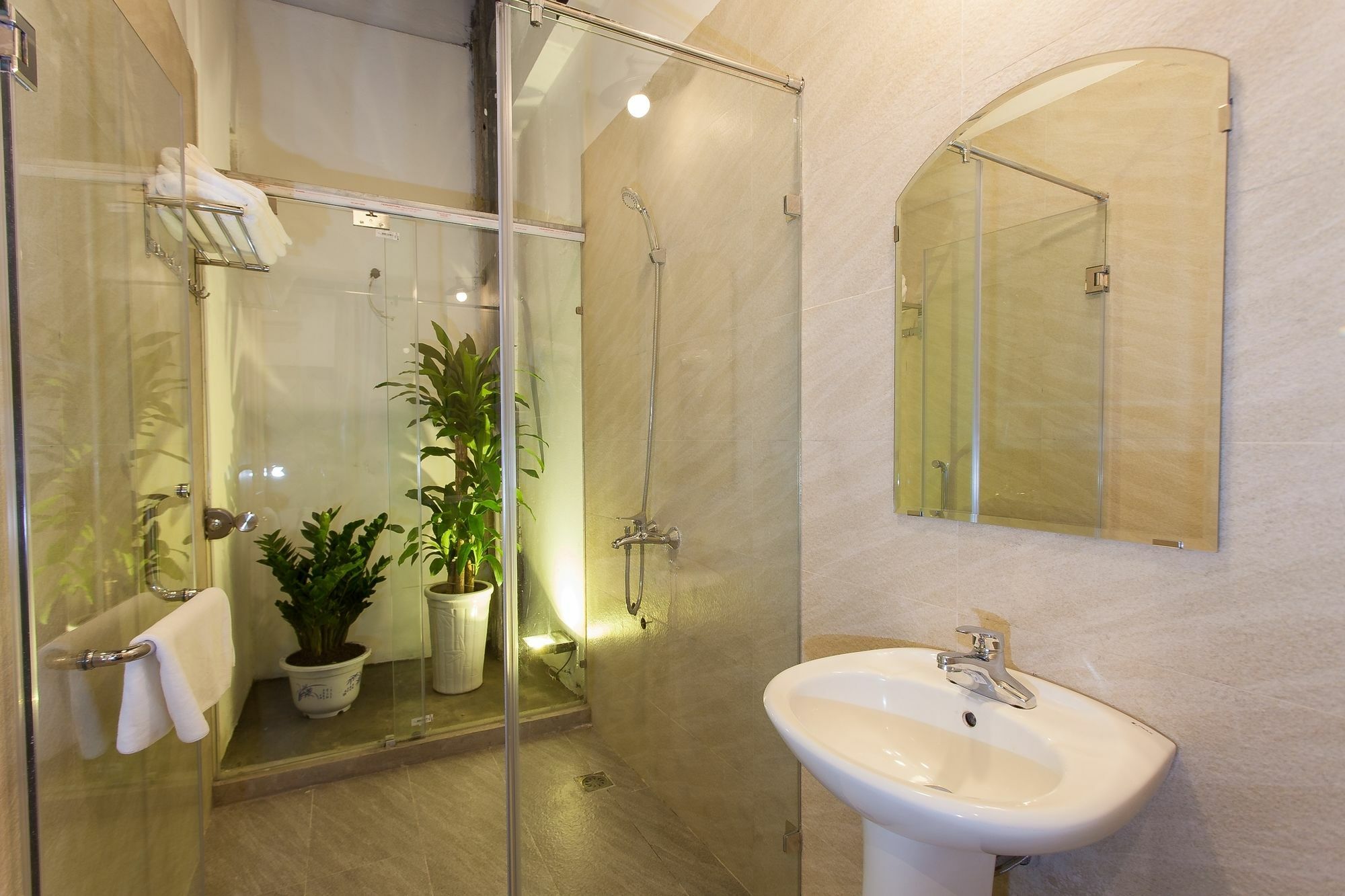 Luxury Backpakers Hotel Hanoi